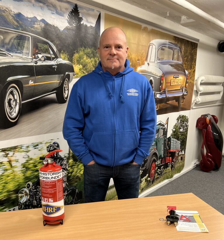 Fredrik Westerlind, tekniker på MHRF-försäkringen, pratar om brandsäkerhet.